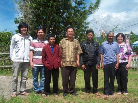 Dengan ketua sinode